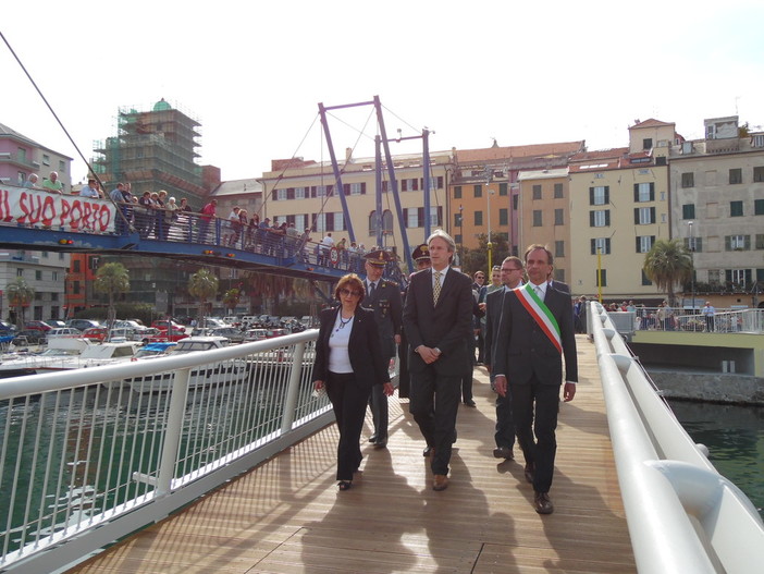 Savona, domani l’intitolazione del ponte mobile a Sandro Pertini