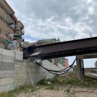 Borghetto Santo Spirito: inaugurata la passerella tra le due sponde del torrente Varatella