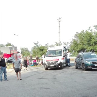 Doppio incidente a Savona: tamponamento tra auto in via Stalingrado e scontro moto-macchina nei pressi dell'ex Tamoil