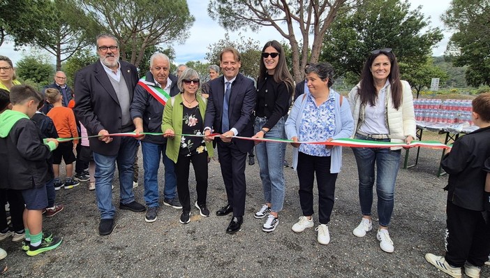 Inaugurato a Villanova d’Albenga il nuovo parco urbano con aree sport, relax e amici a quattro zampe