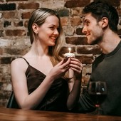 Sugar dating in Italia: cos’è, come funziona e a cosa prestare attenzione Sugar dating in Italia: cos’è, come funziona e a cosa prestare attenzione