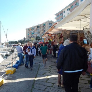 Mercatini, sagre, musica e tanto altro: gli eventi della domenica in Provincia di Savona Mercatini, sagre, musica e tanto altro: gli eventi della domenica in Provincia di Savona