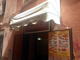 "Wonder Food" in vico della Mandorla "Wonder Food" in vico della Mandorla