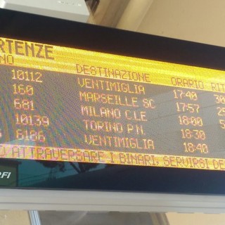 Guasti ad alcuni treni, i ritardi sulla linea Genova-Ventimiglia si accumulano