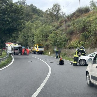 Scontro tra auto e furgone sul Colle di Cadibona, tre feriti in codice giallo
