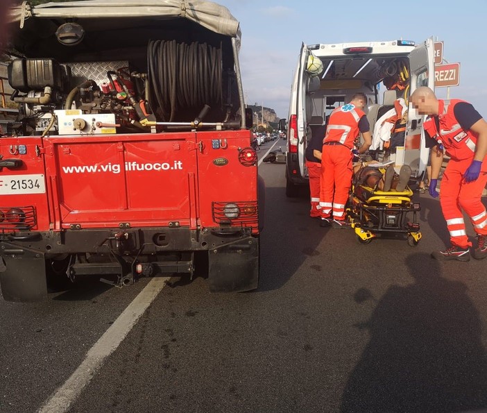 Borgio Verezzi, scontro auto-moto sull'Aurelia: un ferito al Santa Corona Borgio Verezzi, scontro auto-moto sull'Aurelia: un ferito al Santa Corona