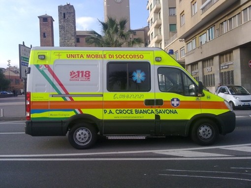 Moto travolge passeggino a Savona: neonato trasportato all'ospedale Moto travolge passeggino a Savona: neonato trasportato all'ospedale