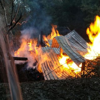 Foto tratte dalla pagina Facebook "Antincendio Boschivo - Protezione Civile Finale Ligure"