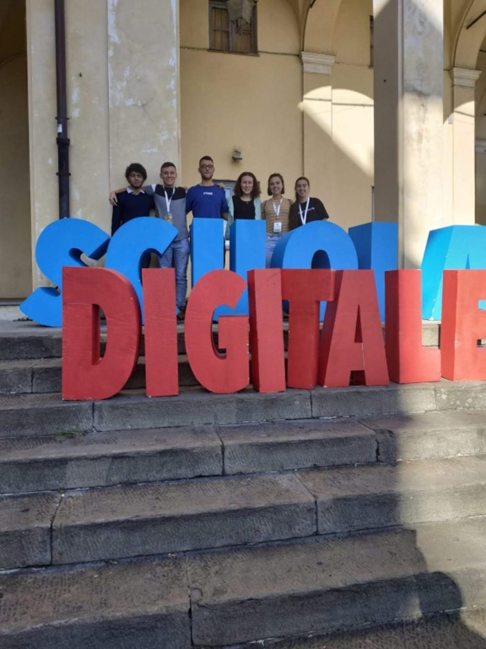 Carcare, gli studenti del Liceo Calasanzio alla maratona digitale "Hackathon"