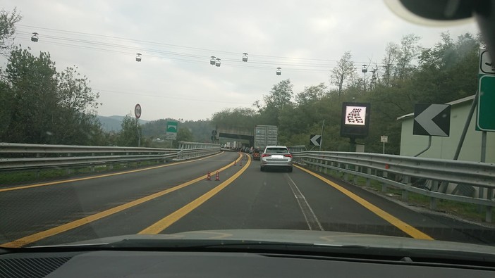 Tamponamento sulla A6 tra Savona e Altare: traffico in tilt, autostrada riaperta Tamponamento sulla A6 tra Savona e Altare: traffico in tilt, autostrada riaperta