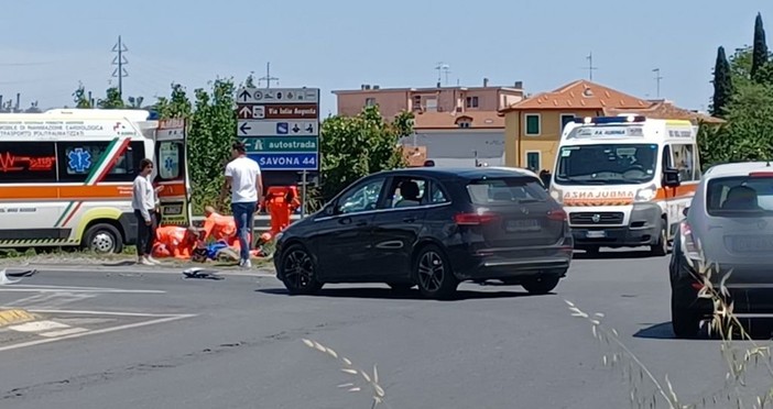 Albenga, scontro auto-moto: trentenne in codice giallo al Santa Corona