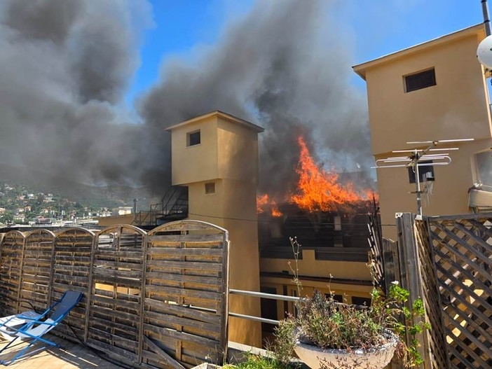 Foto tratte dal profilo Facebook del sindaco di Alassio Marco Melgrati