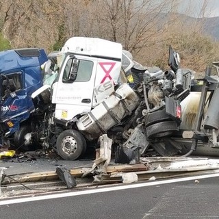 Incidente sulla A10, riaperta l'autostrada in entrambi i sensi di marcia Incidente sulla A10, riaperta l'autostrada in entrambi i sensi di marcia