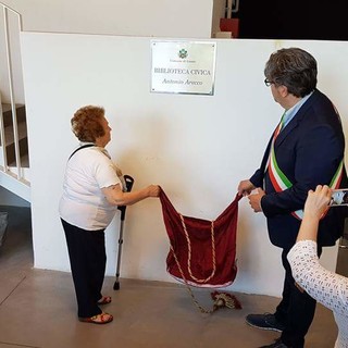 Loano, intitolata la biblioteca civica al professor Antonio Arecco Loano, intitolata la biblioteca civica al professor Antonio Arecco
