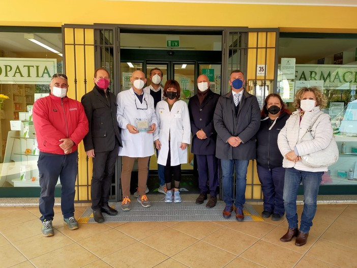Andora, il dottor Fabio Piccinino lascia l’incarico di direttore della farmacia comunale Val Merula Andora, il dottor Fabio Piccinino lascia l’incarico di direttore della farmacia comunale Val Merula