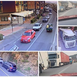 Scontro tra tir sulla A10: traffico in tilt nel ponente savonese (FOTO) Scontro tra tir sulla A10: traffico in tilt nel ponente savonese (FOTO)