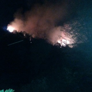 Alassio, sotto controllo l'incendio in località Vegliasco
