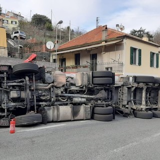 Viabilità lungo la provinciale del Cadibona: il sindaco di Quiliano Isetta chiede la messa in sicurezza Viabilità lungo la provinciale del Cadibona: il sindaco di Quiliano Isetta chiede la messa in sicurezza