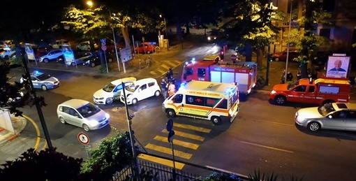 Savona, scontro tra due auto in corso Mazzini: mobilitati vigili del fuoco e 118 Savona, scontro tra due auto in corso Mazzini: mobilitati vigili del fuoco e 118