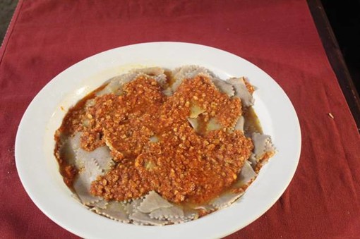 Vendone, le "lazarene au tucco di nocciole" stanno per ottenere la De.Co Vendone, le "lazarene au tucco di nocciole" stanno per ottenere la De.Co