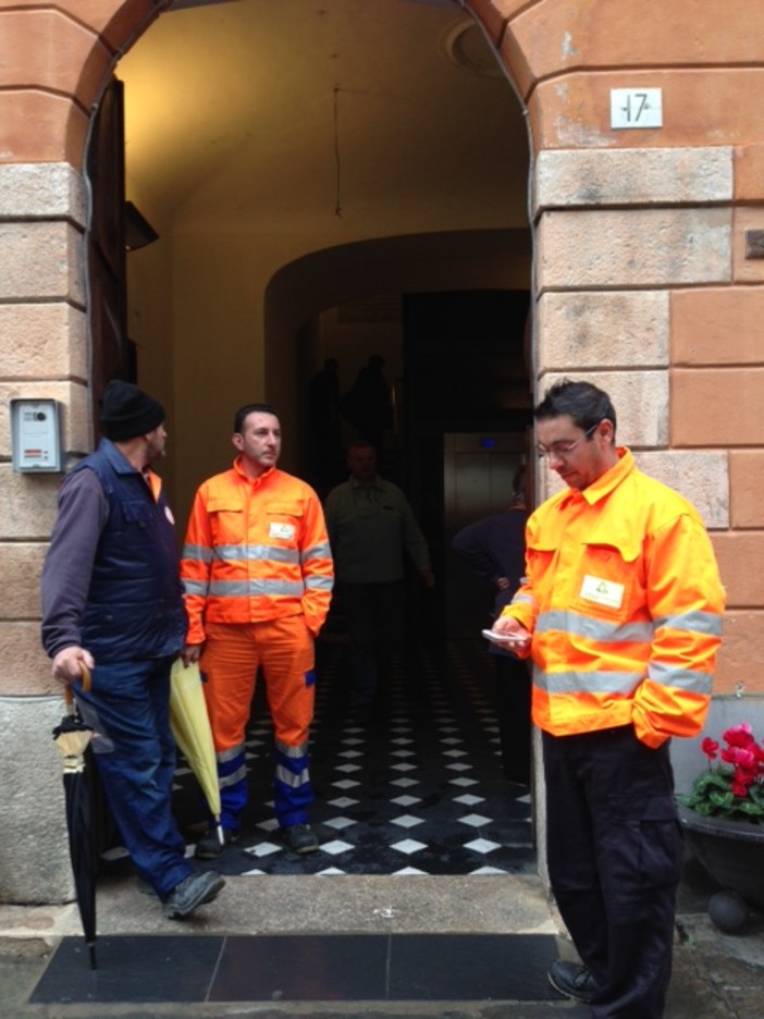 Albenga, il sindaco Cangiano incontra Tecnoservice:"Priorità pulizia città e sicurezza lavoratori" Albenga, il sindaco Cangiano incontra Tecnoservice:"Priorità pulizia città e sicurezza lavoratori"