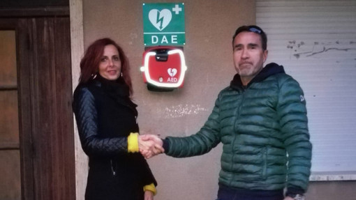 Inaugurato ieri un nuovo defibrillatore per Orco Feglino (FOTO)