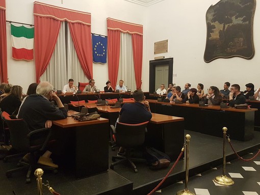 L’Amministrazione incontra i commercianti del Centro Storico di Albenga: si apre un dialogo positivo e duraturo