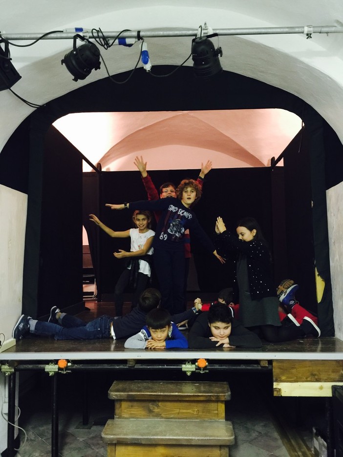 Laboratori teatrali per bambini a Borgio Laboratori teatrali per bambini a Borgio