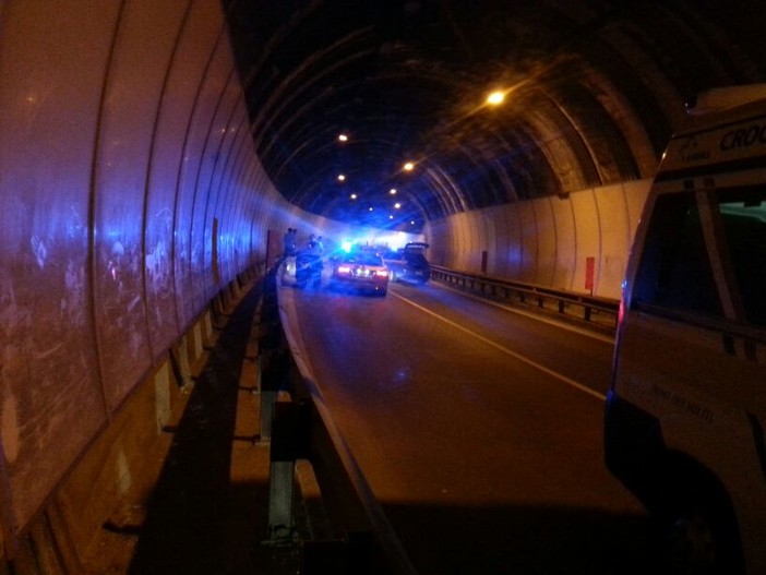Finale Ligure, incidente mortale alla Caprazoppa: motociclista 29enne di Borgio Verezzi perde la vita Finale Ligure, incidente mortale alla Caprazoppa: motociclista 29enne di Borgio Verezzi perde la vita