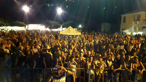 Calice, in piazza 4 mila persone per il Music Festival