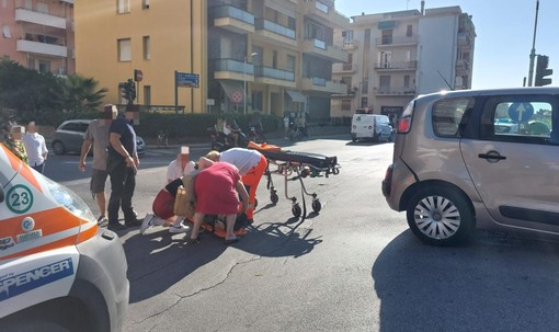 Finale, scontro bici-auto sul ponte Bailey: 80enne in codice giallo al Santa Corona
