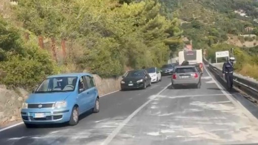 Auto contro un muro in via Giancardi: 2 giovani soccorsi ad Alassio, uno in codice rosso al Santa Corona Auto contro un muro in via Giancardi: 2 giovani soccorsi ad Alassio, uno in codice rosso al Santa Corona