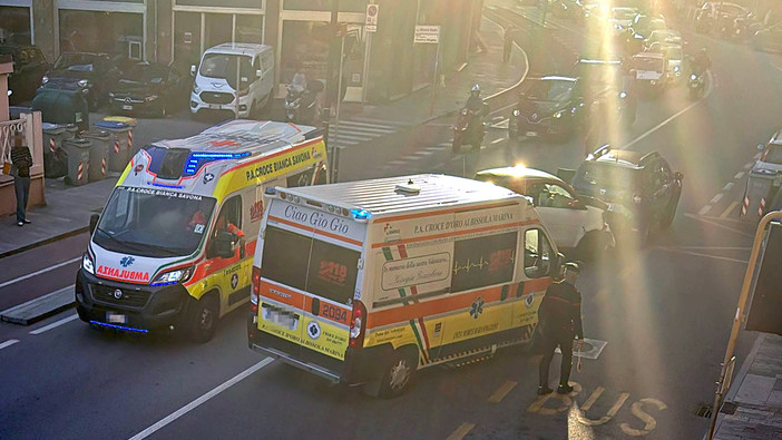 Savona, tamponamento in Corso Vittorio Veneto: traffico in tilt alle Fornaci
