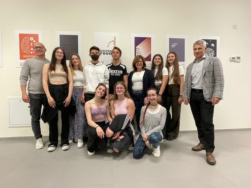Savona, gli studenti del Mazzini Da Vinci espongono i lavori del Graphic Voices nella sede Asl2
