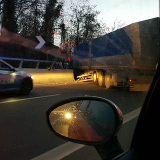 Incidente sulla A6: coinvolto un mezzo pesante (FOTO)