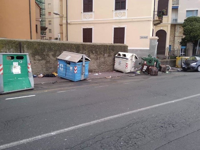 Foto pubblicate sulla pagina Facebook "Savona E'"