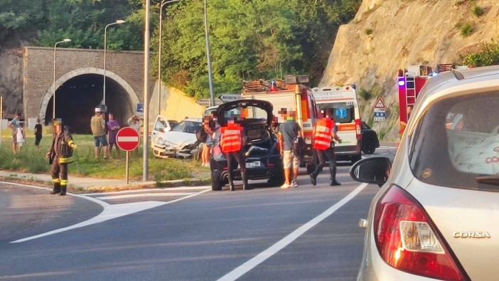 Rocchetta Cairo, incidente tra auto sulla Sp 29: soccorsi mobilitati (FOTO) Rocchetta Cairo, incidente tra auto sulla Sp 29: soccorsi mobilitati (FOTO)