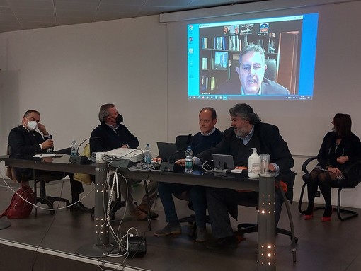 Savona, i moderati si riuniscono in Provincia. Toti: "Vogliamo allargare più possibile le coalizioni, noi siamo sul lato sinistro del centrodestra" (FOTO) Savona, i moderati si riuniscono in Provincia. Toti: "Vogliamo allargare più possibile le coalizioni, noi siamo sul lato sinistro del centrodestra" (FOTO)