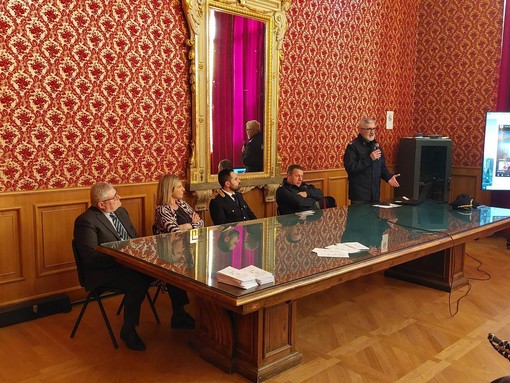 Occhio alle truffe, in Piazza del Popolo a Savona in arrivo uno sportello di supporto psicologico. Assessore Pasquali: "Richiesto il finanziamento, può essere un aiuto"