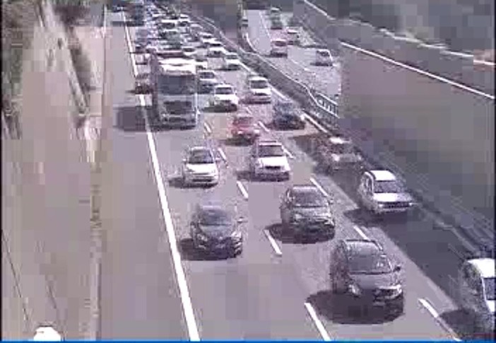 Incidente a Cogoleto in autostrada, coda in direzione Savona