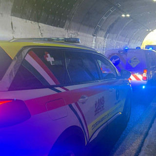 Incidente in A10 tra Feglino e Spotorno: un ferito non grave, traffico in tilt in entrambe le direzioni