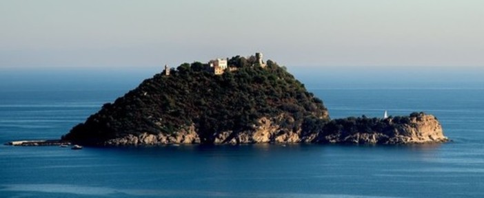 Malore per un diportista al largo della Gallinara Malore per un diportista al largo della Gallinara