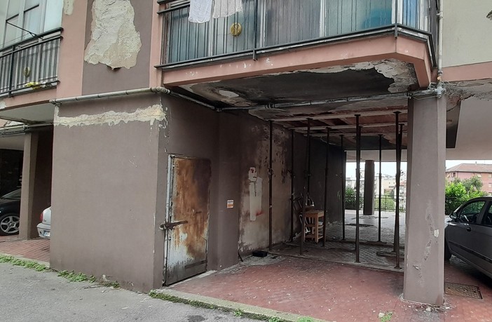 Savona, in via Comotto e Fontanassa residenti esasperati per lo stato delle case di Arte Savona, in via Comotto e Fontanassa residenti esasperati per lo stato delle case di Arte