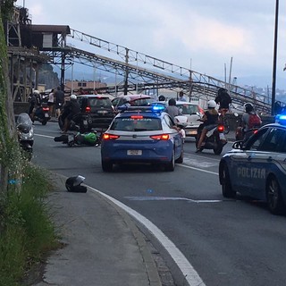 Savona, scontro tra moto e scooter: un codice giallo (FOTO)