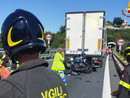 Schianto sulla A10 tra Borghetto e Pietra: sbalzati dalla moto dopo l'impatto con un camion, in due in codice rosso Schianto sulla A10 tra Borghetto e Pietra: sbalzati dalla moto dopo l'impatto con un camion, in due in codice rosso