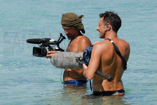 Lunedì al via all'&quot;Isola dei famosi&quot;: retroscena del reality con il filmmaker calicese Davide Rossi