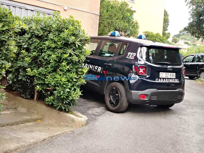 Ferita dal marito con un colpo di pistola, l’86enne resta in rianimazione Ferita dal marito con un colpo di pistola, l’86enne resta in rianimazione