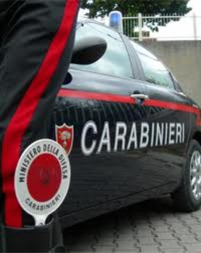 Si spaccia per ex tenente dopo una rissa, denunciato dai Carabinieri Si spaccia per ex tenente dopo una rissa, denunciato dai Carabinieri