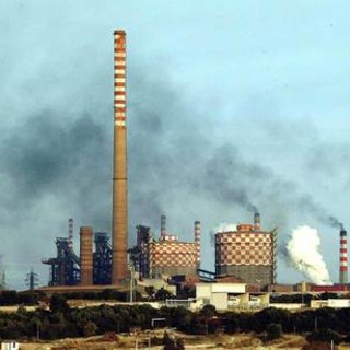 Ilva: sette arresti di politici e funzionari (Savona attende)