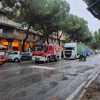 Investimento mortale a Savona: confermato il passaggio con il rosso, il camionista procedeva a 20 km/h